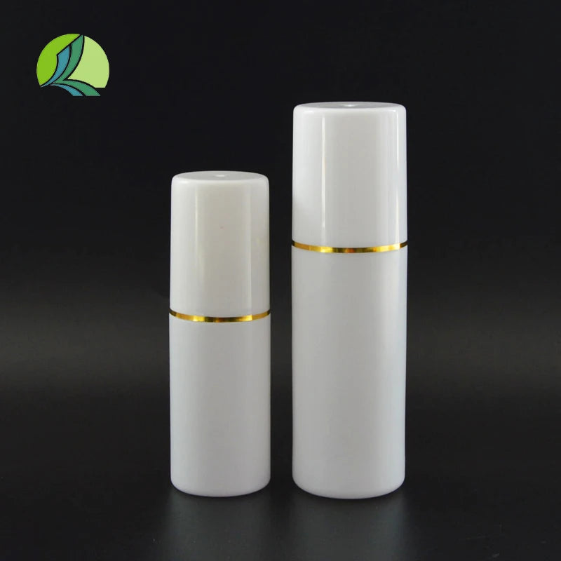 High Quality Fine Mist Spray Bottle 50ml 100ml White Polyethylene Large Cap Protective Alcohol Spray Bottle Travel Dispenser Bot