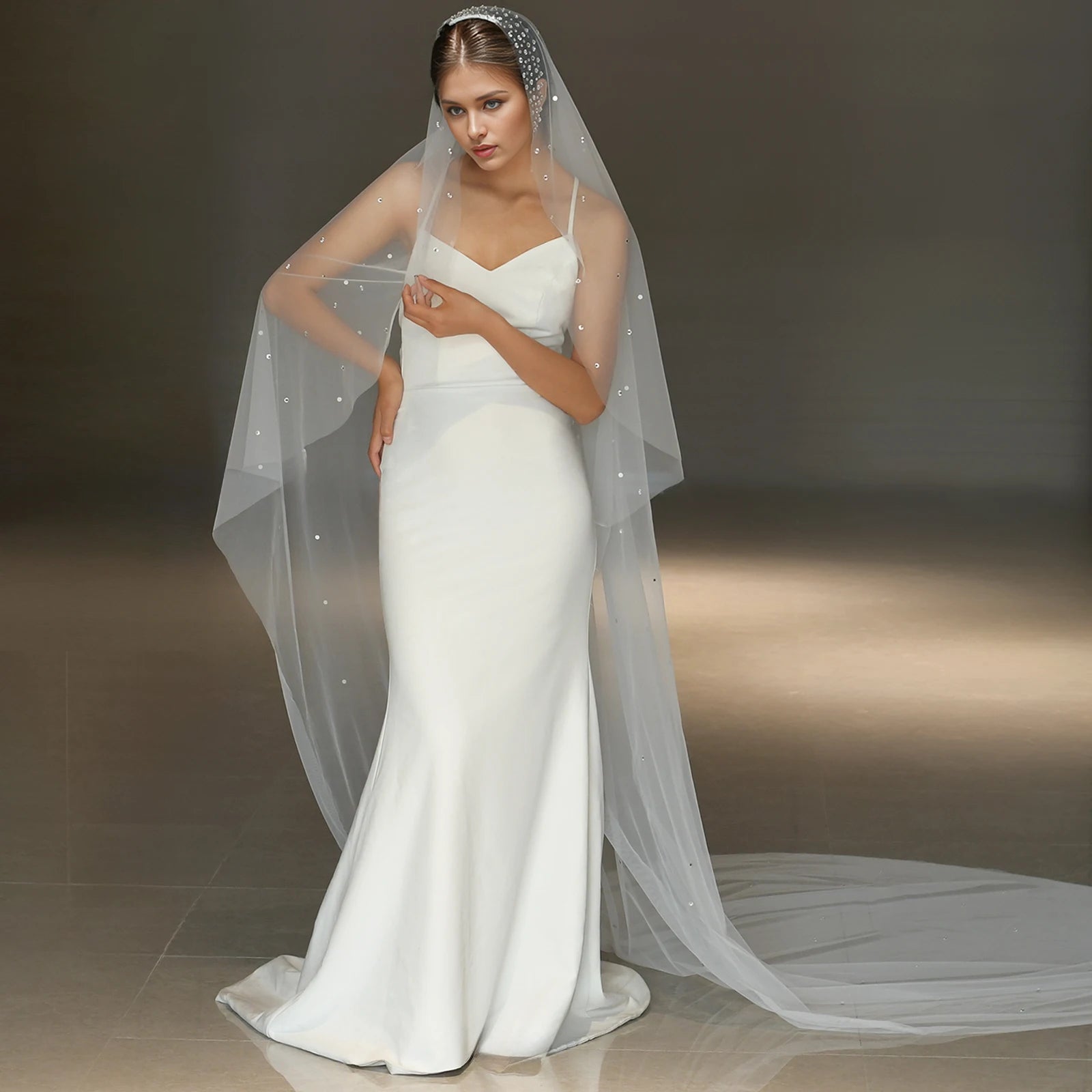 YouLaPan Single-layer Cathedral Length Bridal Wedding Veil Luxurious Beads Embellishments Trailing Design M16
