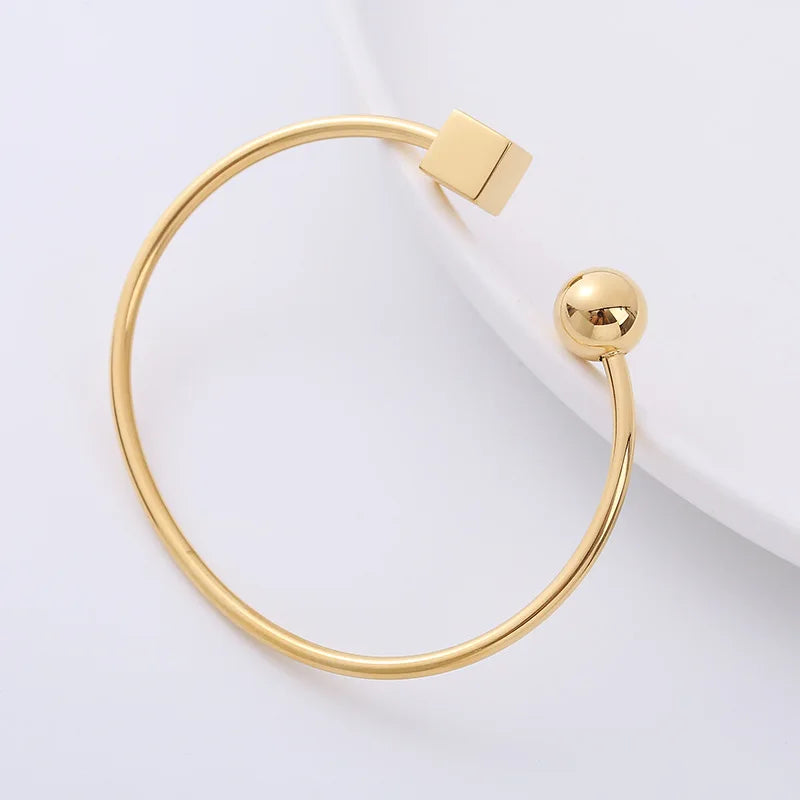 Minimalist Simple Geometric Design Women Thin Metal Cube Ball Charm 18k Gold Plated Stainless Steel Cuff Bracelet
