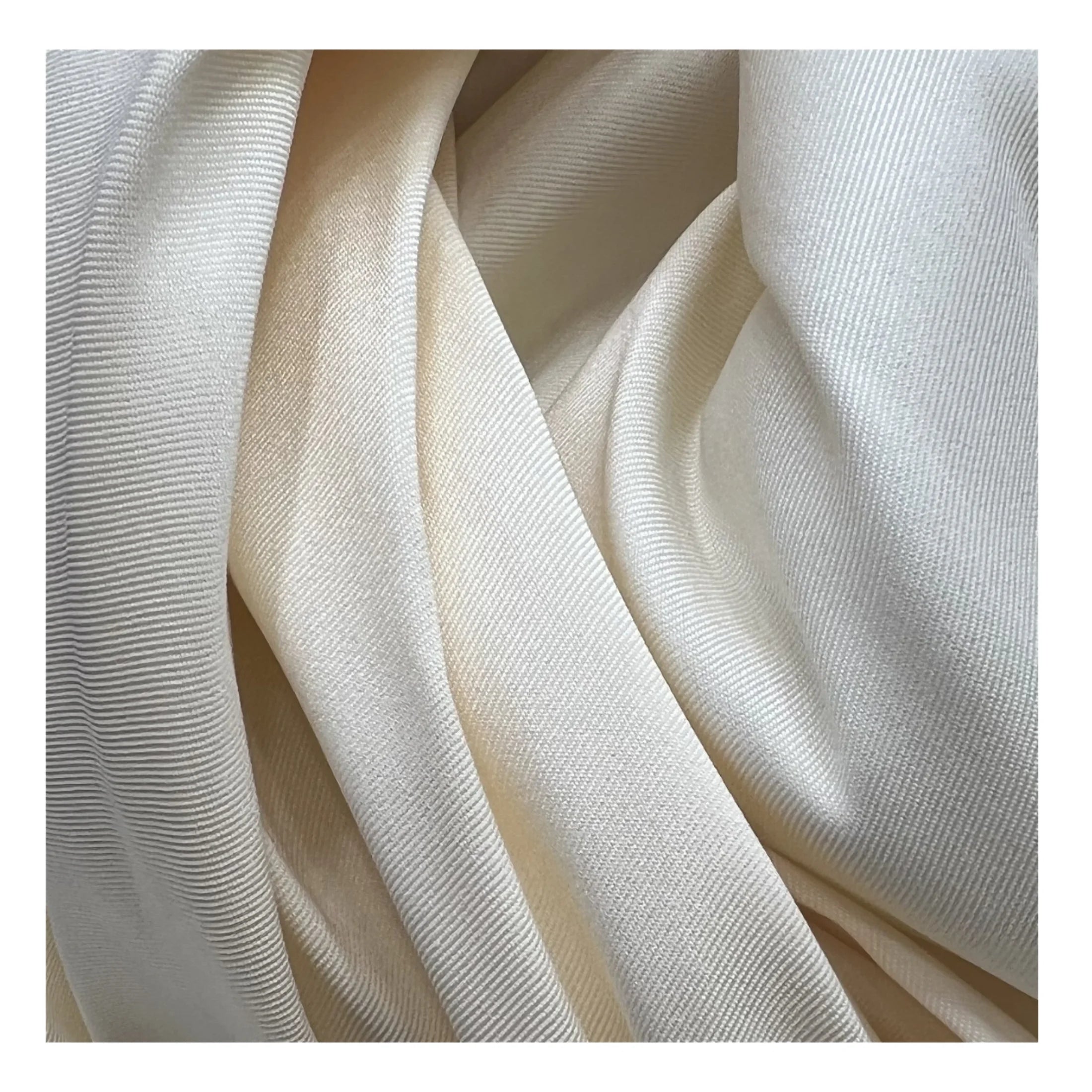 Durable and Vibrant Colors T45 100% Polyester Twill Woven Fabric Digital Printed Water Resistant Lightweight for Bag Use