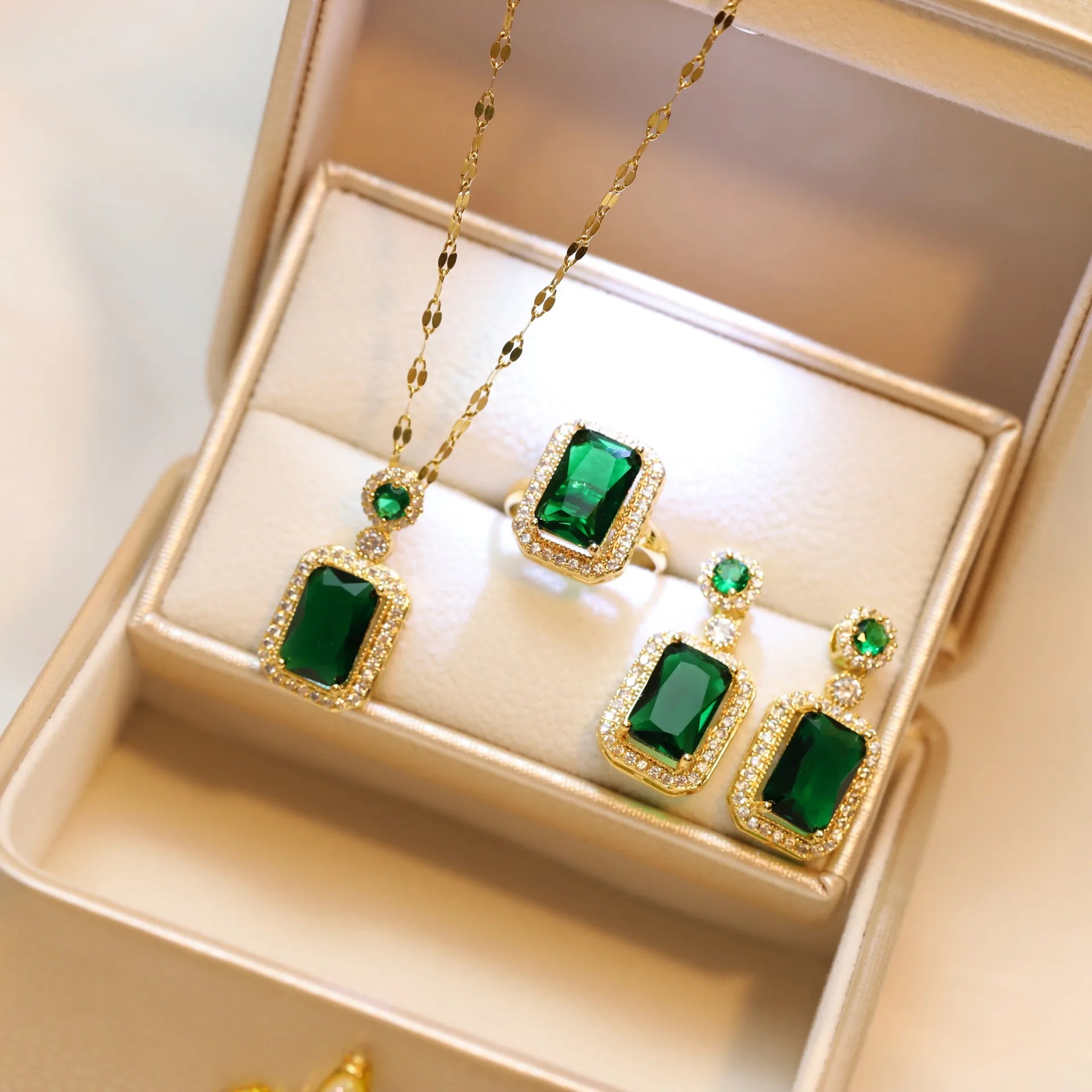 18K Gold Plated Stainless Steel Jewelry Set Rectangle Emerald Cut Green Zirconia Diamond Necklace Ring for Parties Gifts