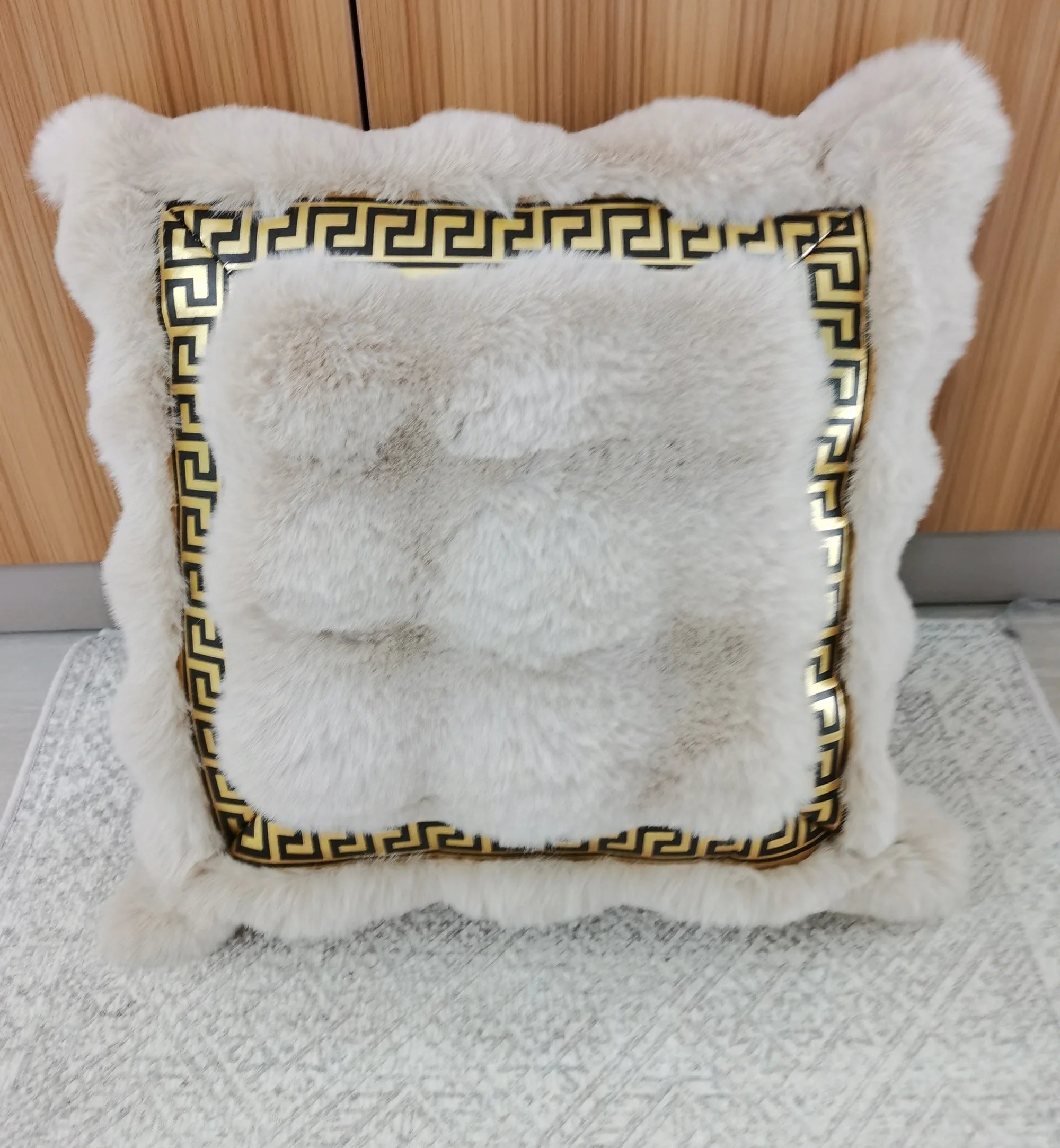 Fashion  Designed Soft  Bubble Faux Rabbit Fur Throw Pillow ultra Soft  Chair or  Sofa Decorative  Pillow 45x45cm
