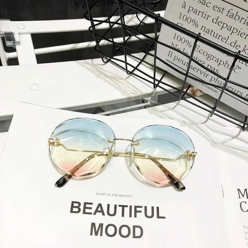 Factory Outlet Round Shape Sunglasses Luxury Sunglasses New Arrival Pose Ins Cat Walk Cool Customized  Resin Lens Sunglasses