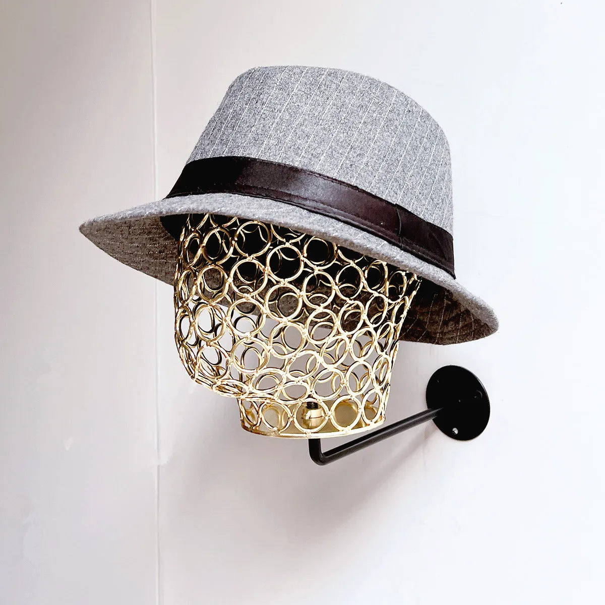Factory Wholesale Gold Color Display Store Egg Wire Mannequin Head for Hat