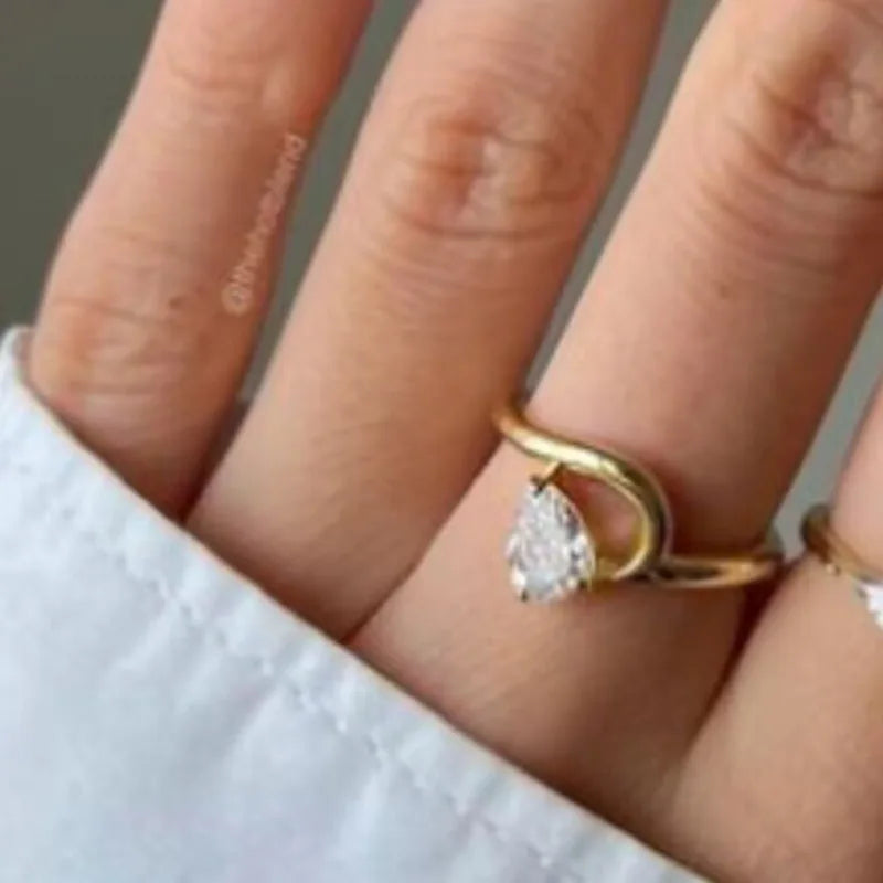Fenny Jewelry 18K Gold Plated Wholesale Elegant Waterdrop Zirconia Simple Circle Stainless Steel Finger Ring Trend for Women