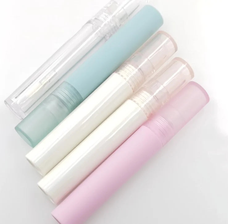 Private Label 4ml Shiny Beige Lip Gloss Container Empty Holographic Round Lipgloss Tube Package for Makeup Made of Plastic