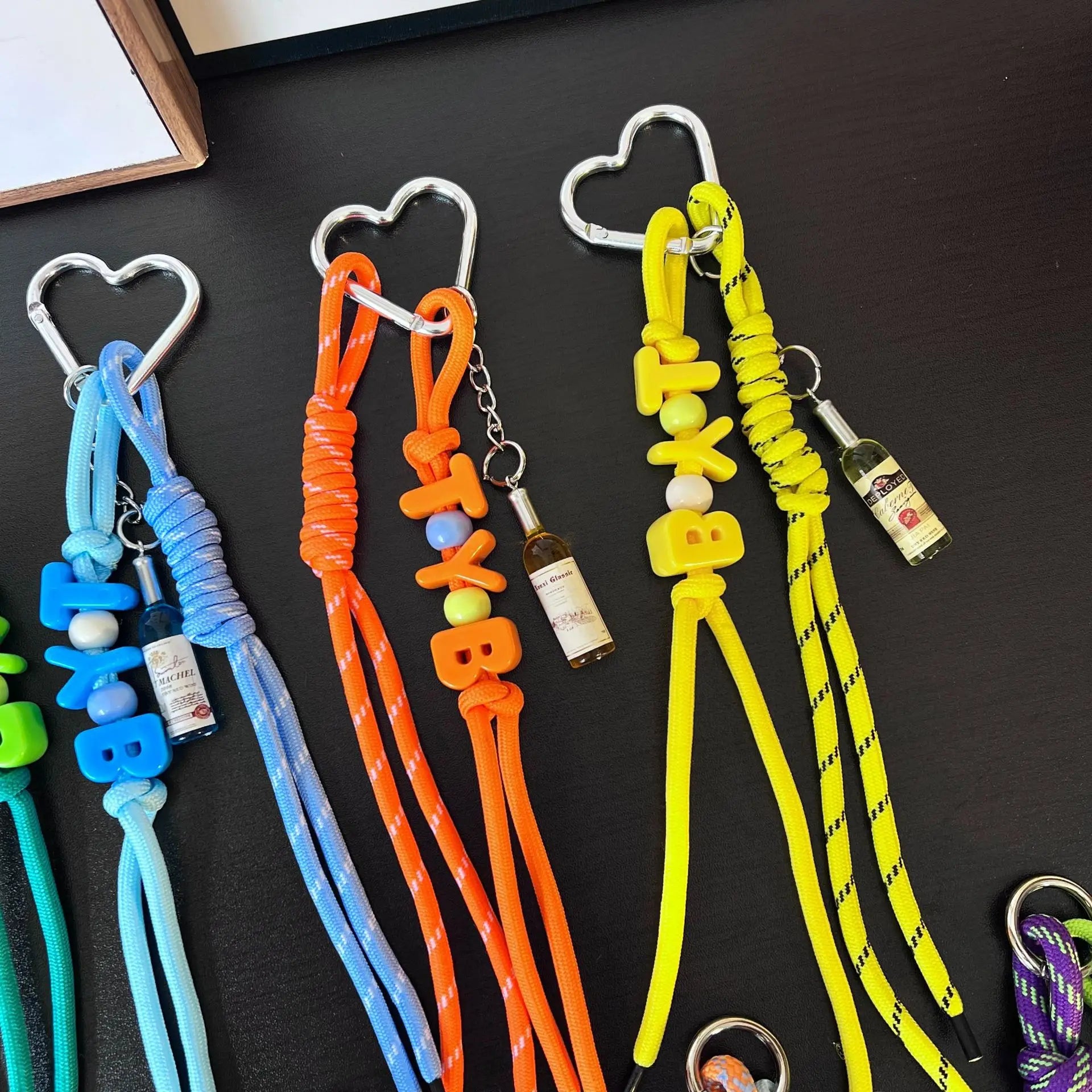 New Trendy Bag Pendants English Letter Accessories Pendants Metal Keychains Lanyards and Fresh Decorative Gifts