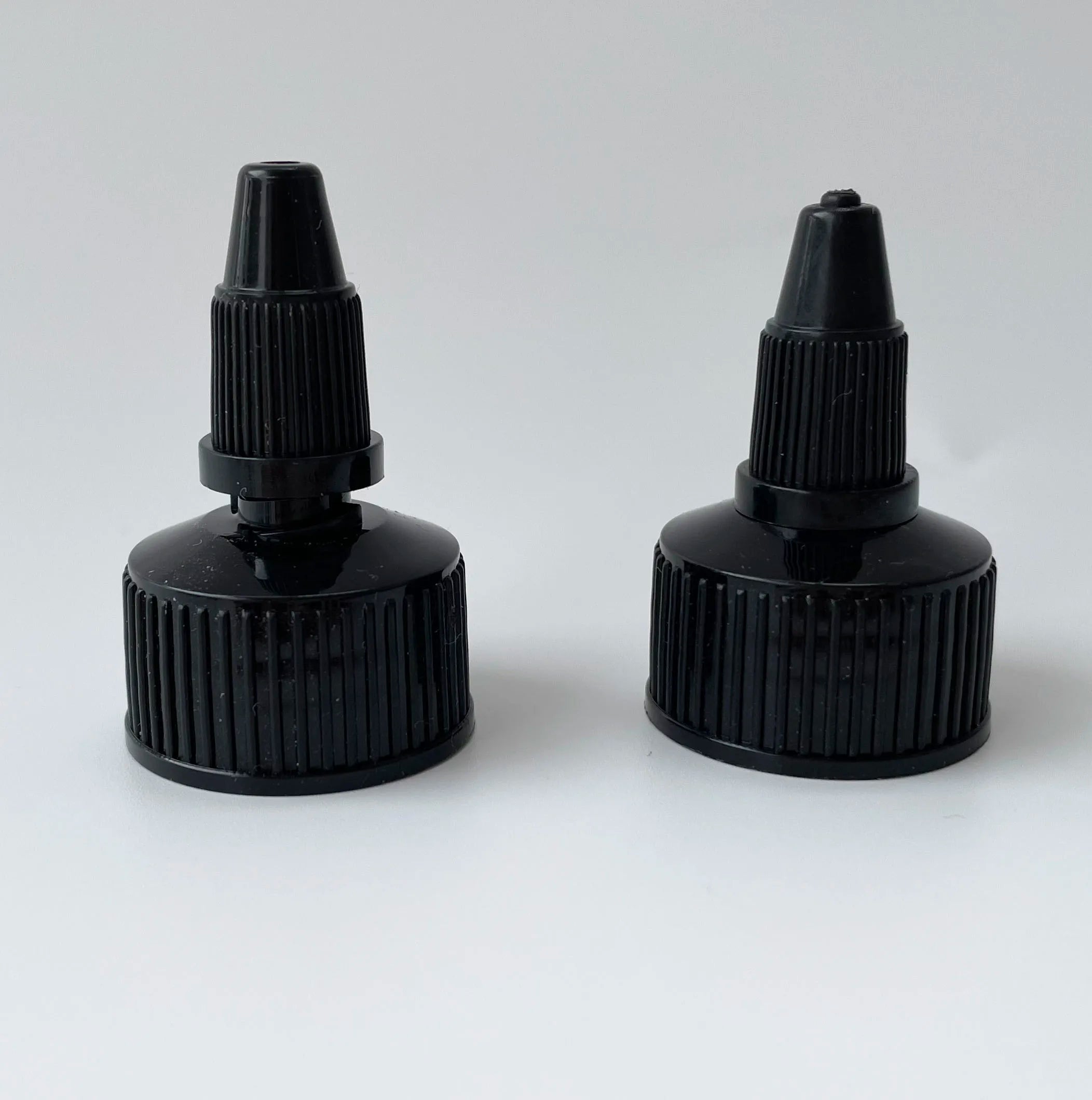 18-410 20-410 24/410 28-410 White Black Twist Open / Twist Close Plastic Liquid Dispensing Closure for Plastic Bottles