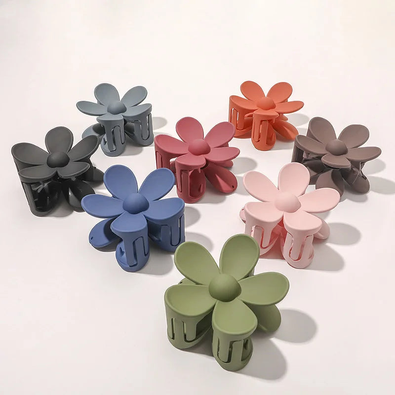 Korean Flowers Summer New Candy Color Catch Clip Girl Simple Transparent Jelly Shark Hair Clip Female Resin Hair Claw Clips
