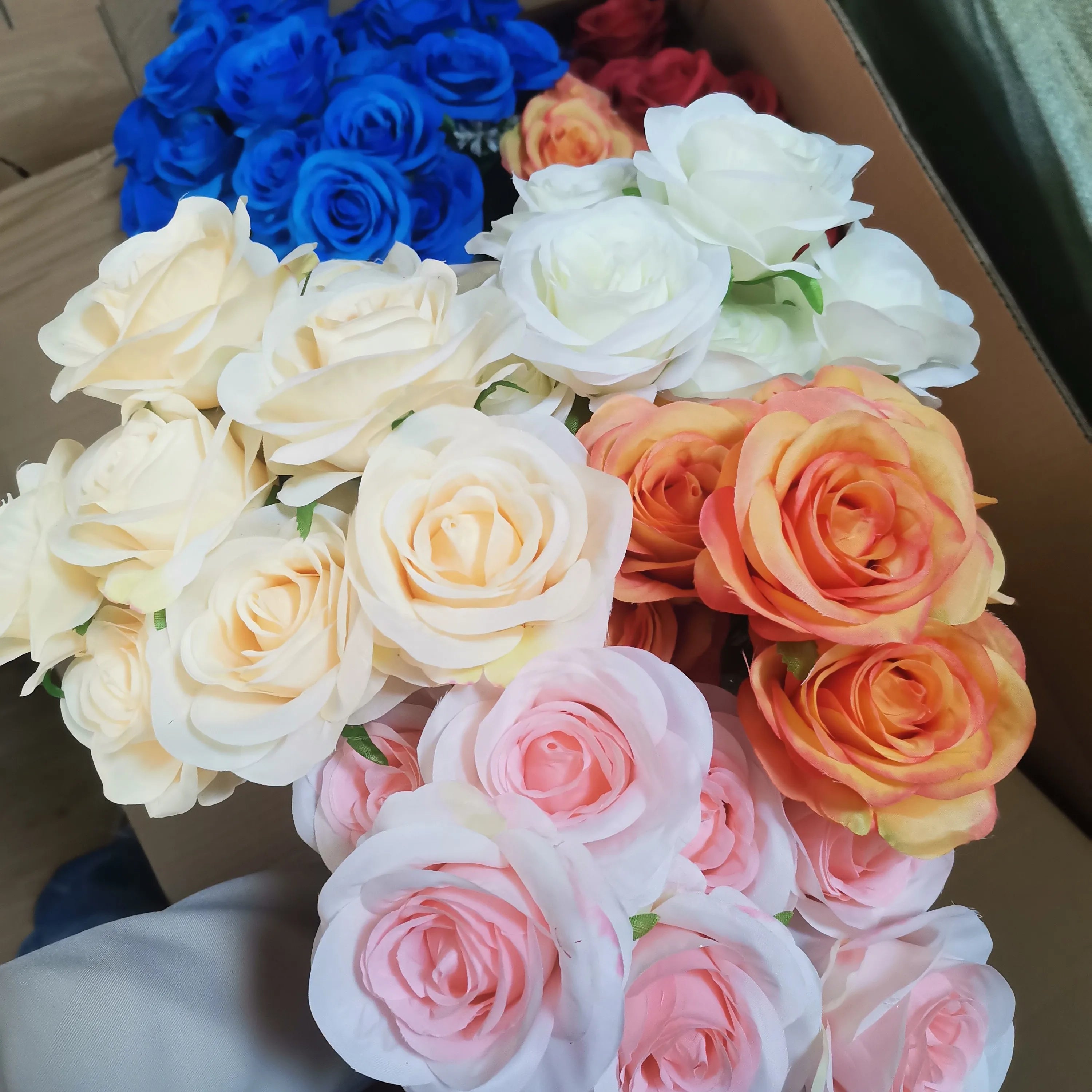 Factory Direct Roses Artificial Flowers Artificial Rose Flowers Bouquet Wedding Decoration