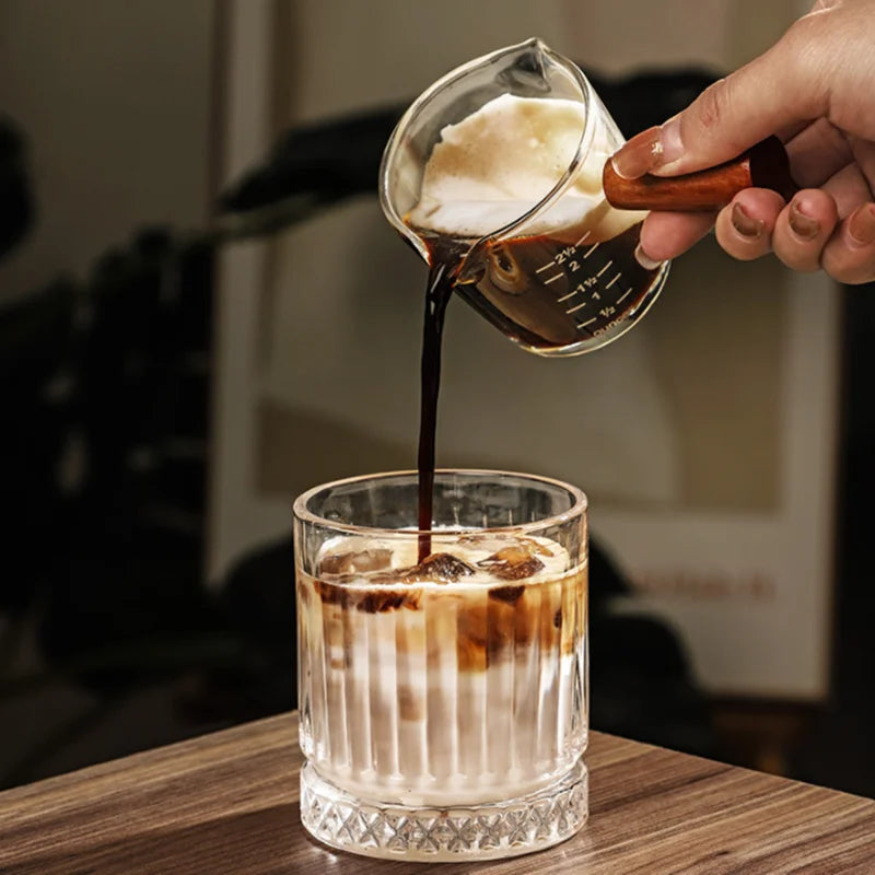 Hot Sellers 2024 Espresso Glass Measuring Milk Cup With Double Spouts Clear Round Beakers With Wooden Handle