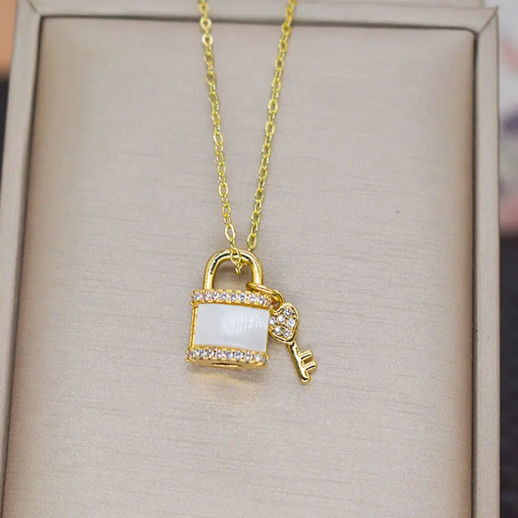 SC 2022 Light Luxury 18K Gold Plated Necklaces Collarbone Stainless Steel Necklace Crystal Opal Lock Key Pendant Necklace Women