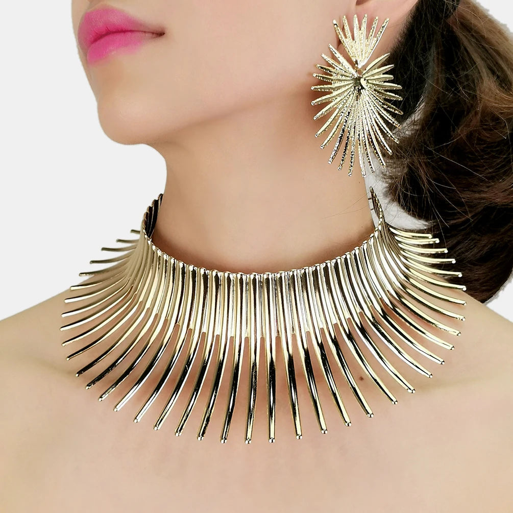 Wholesale Trendy Dubai Jewelry Sets Gold Plated Choker Heart Leaf Shape Stud Earrings Exaggerated Chunky Torques Necklace Sets