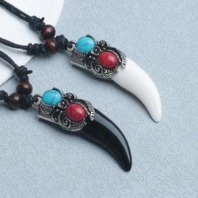 Vintage Retractable Turquoise Pendant Necklace Brave Men Wolf Teeth Spike Lucky Jewelry Tooth Amulet Pendant Necklace for Men
