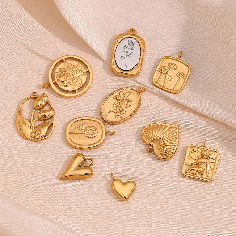 Wholesale Vintage 18K Gold Plated Pendant Stainless Steel Heart Flower Charms Accessories for Jewelry Making