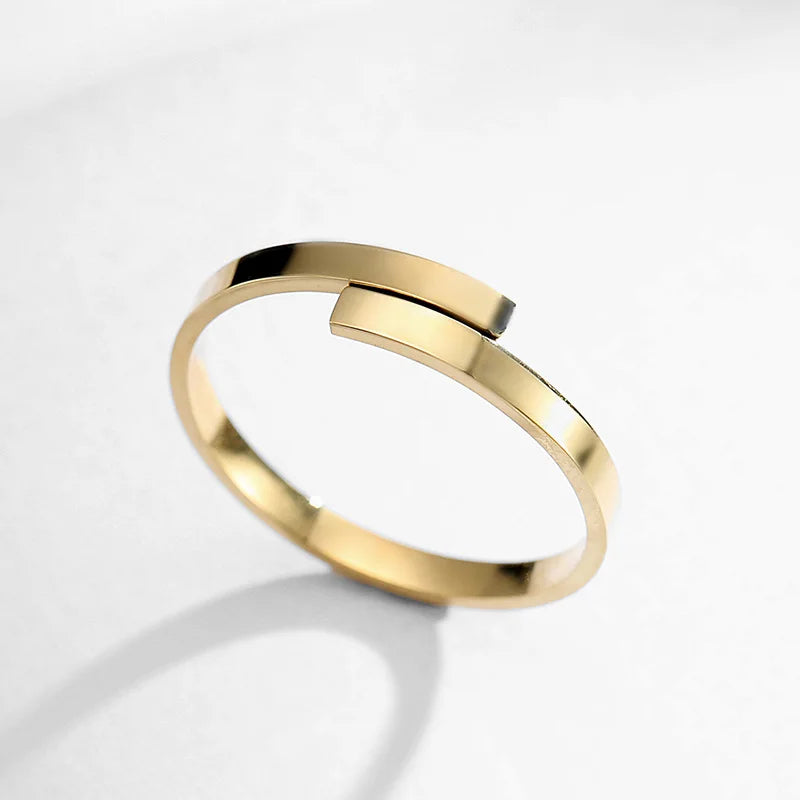 Custom Engravable Letter Ring Gold Stainless Steel Couple Ring Jewelry for Women Laser Engraving Spiral Wrap Adjustable Ring