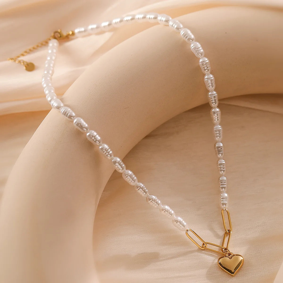 2025 Trendy Pearl Necklace Heart Pendant Necklace Charm Necklace 18K Gold Plated Stainless Steel Jewelry for Women Girls