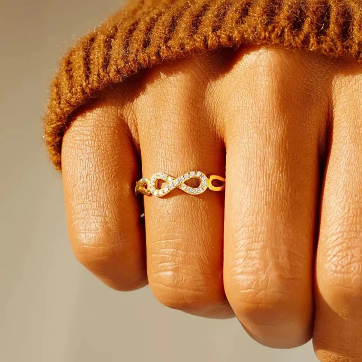 Huitan S925 Infinite Design Cubic Zirconia Gold Plated Lucky Finger Band Rings for Female Engagement Rings Sterling Silver Women