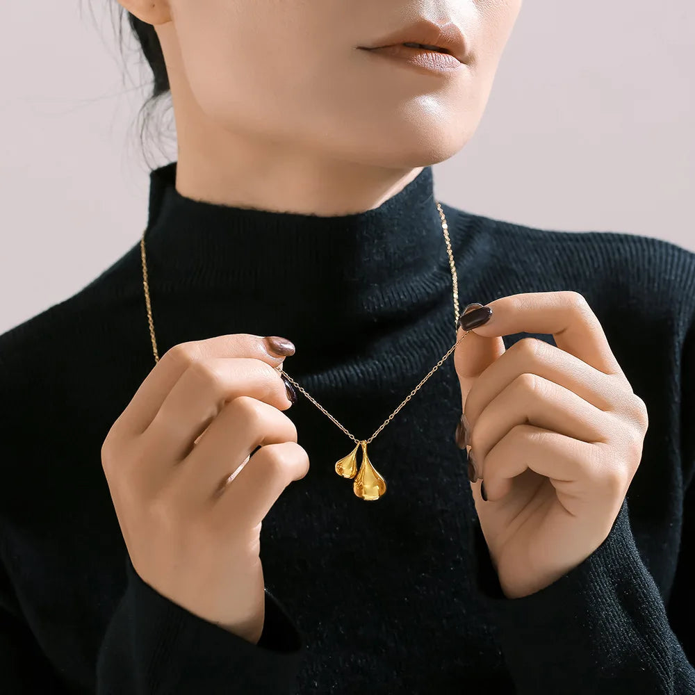 Wholesale Ilona Women's Stainless Steel Gold Plated Necklace with Link Chain and Charm Pendant Fashion Sweater Accessory