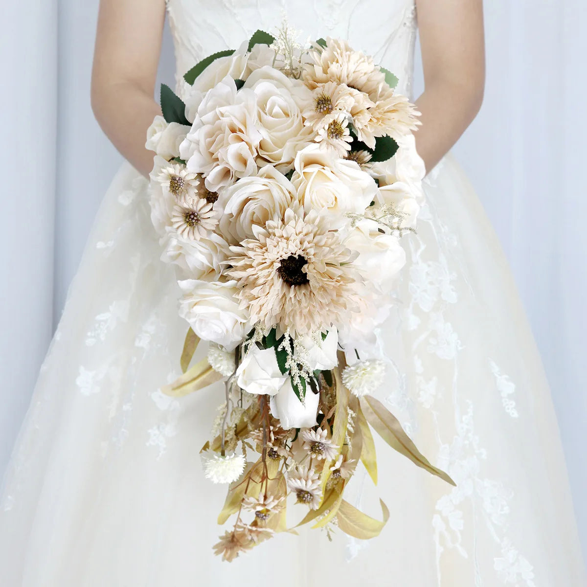 Western Style Outdoor Wedding Simulation Sunflower Bride Water Drop Waterfall Holding a Bouquet of Flowers for Photos