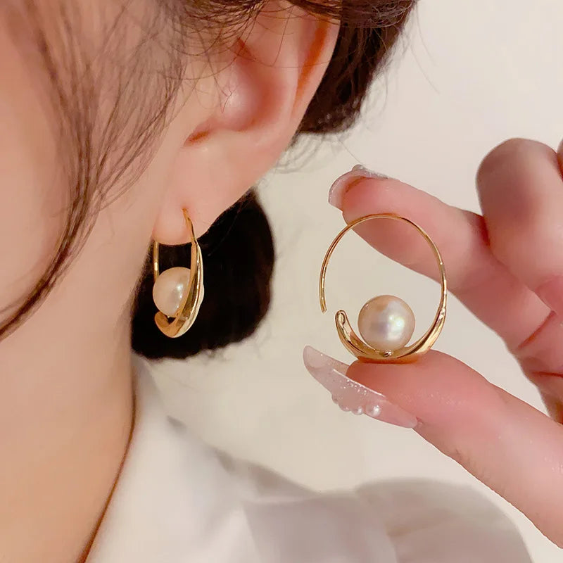 Wholesale French Fashion Jewelry Simple Luxury 14k Gold Plated Mabel Pearl Hoops Earrings for Women