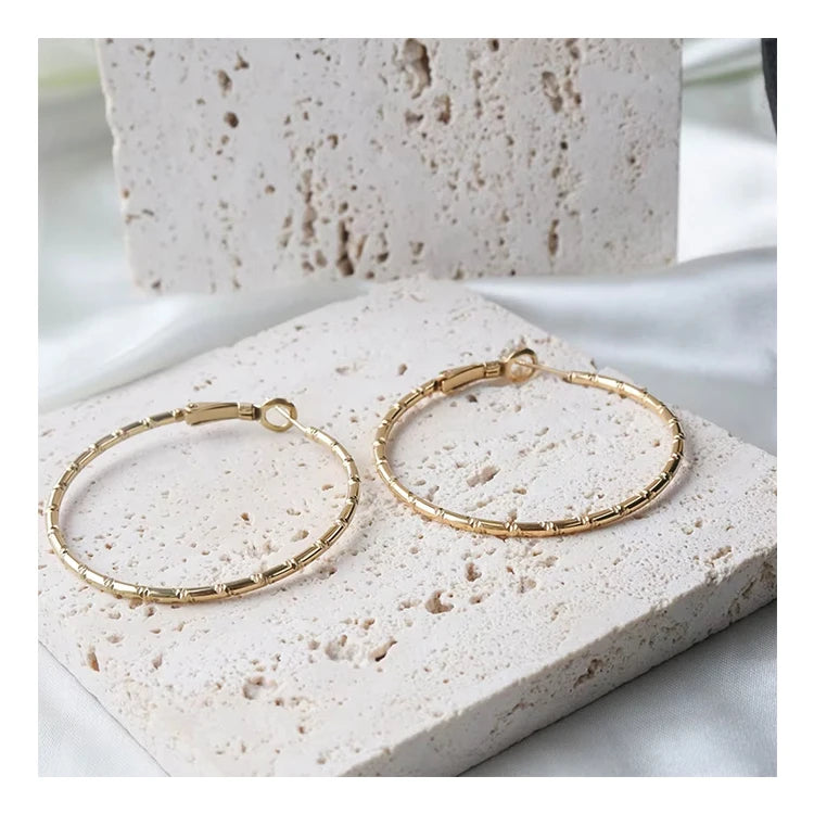 Chris April in Stock Fashion Jewelry 316L Stainless Steel PVD Gold Plated Minimalist Grained Big Circle Hoop Earring