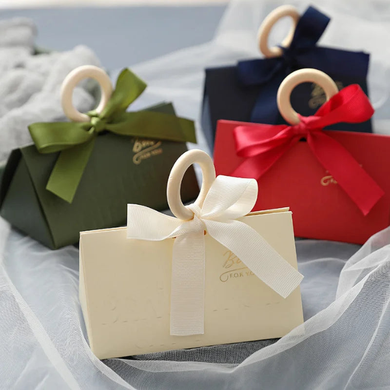 Elegant Paper Wedding Candy Box Gift Packaging with Custom Logo Durable Design Triangle Shape Portable Sweet Bags Pouch