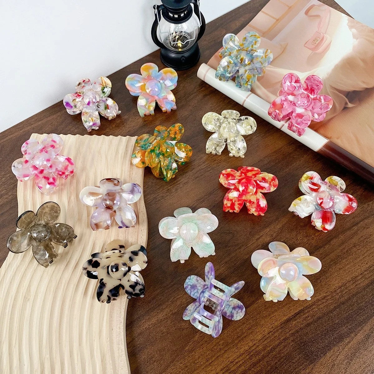 Factory Price Korean Fashion Ladies Hair Accessories-acetate Acid Flower Grab Clip Fresh Sweet Shark Clip for Girls