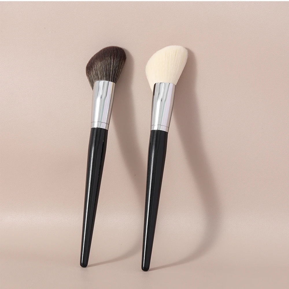 New Contouring Brush with Cover-Shaped Large Angled Sickle Strip Blush Contouring Brush Vegan Products