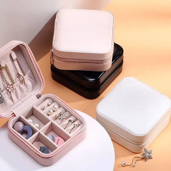 Custom Light Weight in Stock Pu Necklaces Jewelri Storage Travel Velvet Jewelry Box Luxury Mini Case Organizer and Travel Box