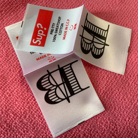 Middle Fold Bright Surface Printing Satin Silk Labelcomfortable Inside Collar Silk Fabric Tags for Apparel