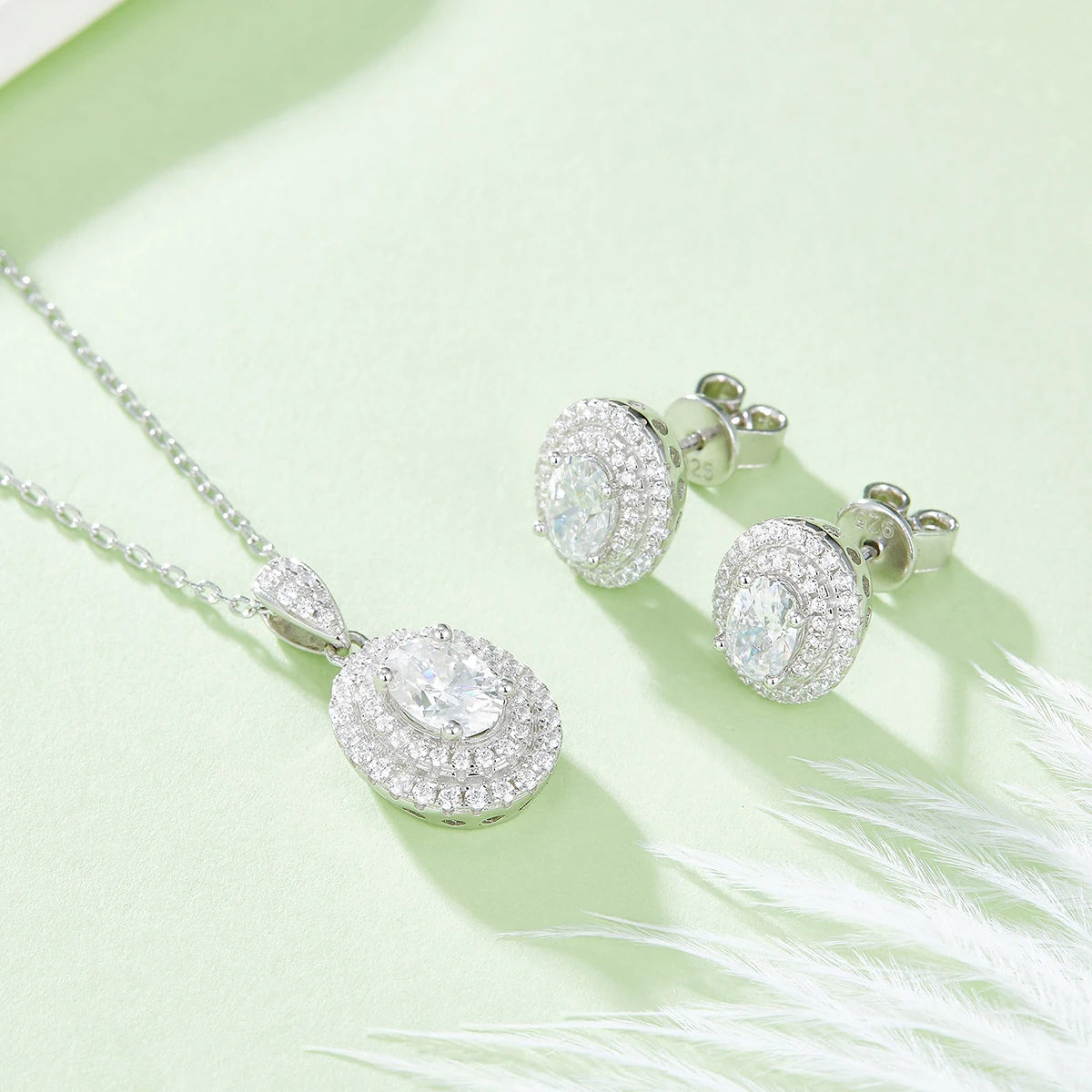 Fashion Luxury Pendant Necklace Studs Set 925 Sterling Silver Moissanite White Oval Cut Wedding Earrings and Necklace Jewelry