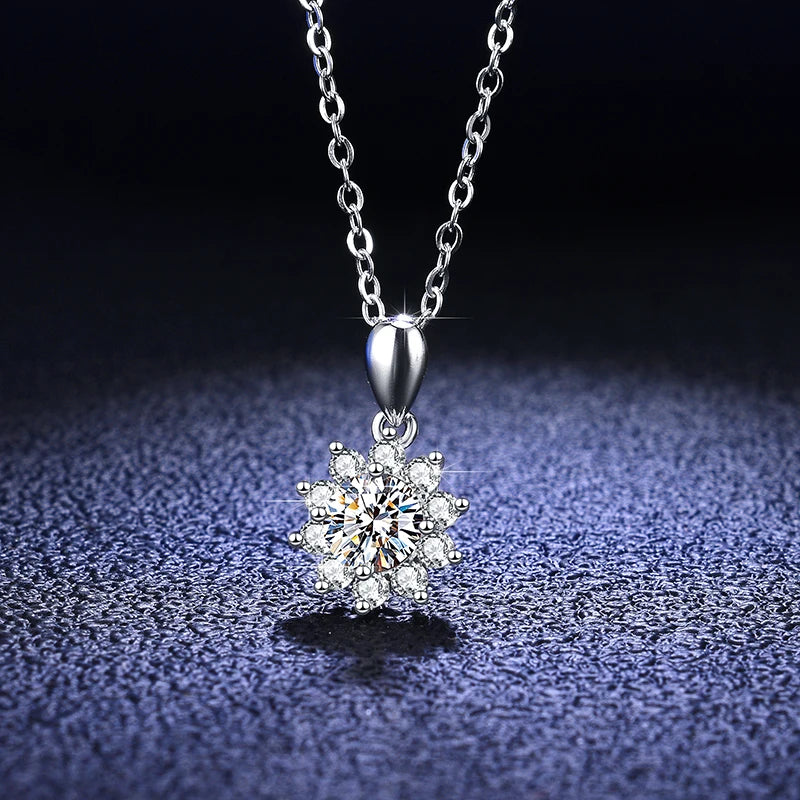 Customize Fine Jewelry Flower Diamond VVS D Color Moissnaite Necklace S925 Sterling Silver Round Cut Lower MOQ Economic Pendant