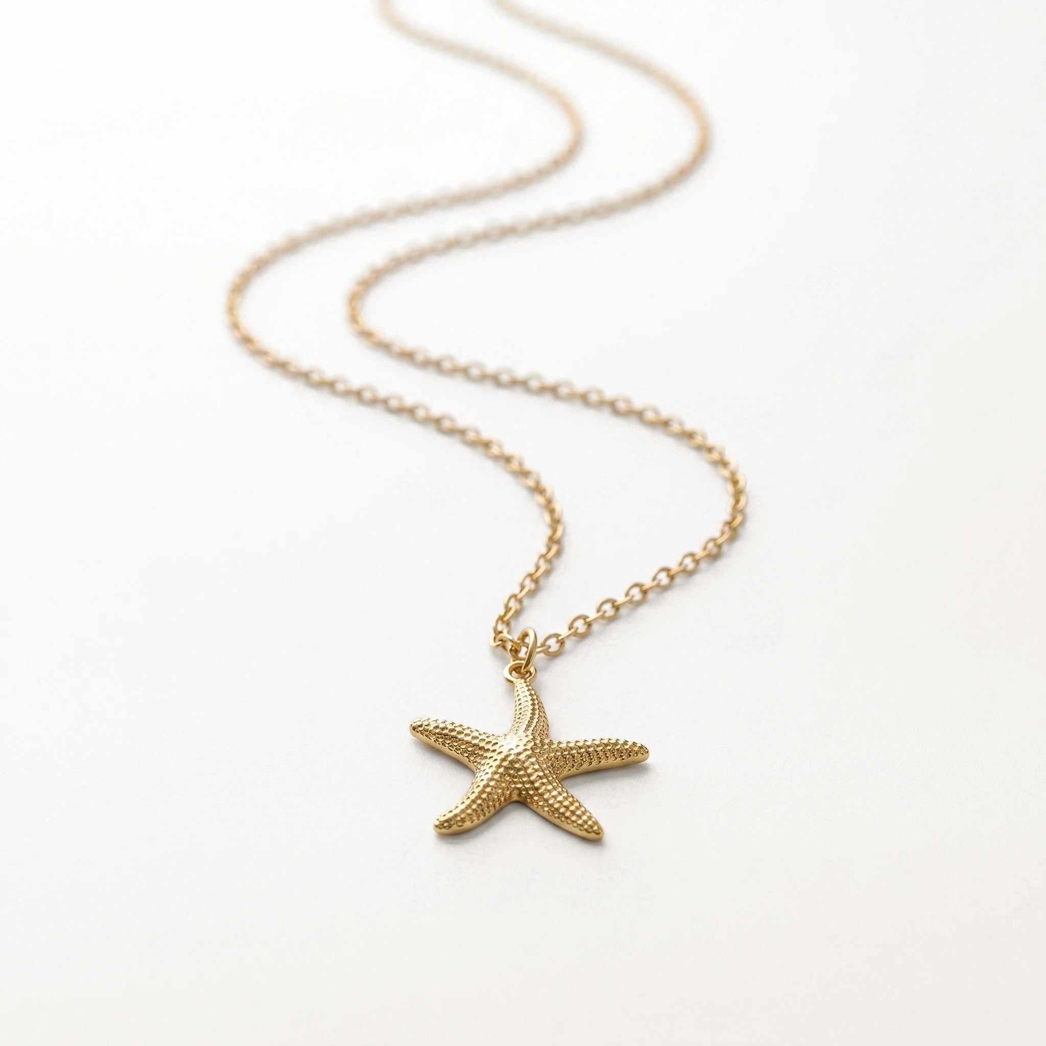 QIAOREN 11299 18K Gold Plated Stainless Steel Starfish Pendant Necklace Waterproof Tarnish Free Adjustable Women Jewelry