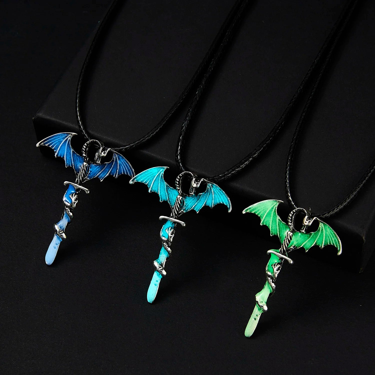 Vintage Magic Steampunk Glowing Luminous Punk Dragon Pendants Necklaces Mens Jewelry Glow in the Dark Pendant Necklace