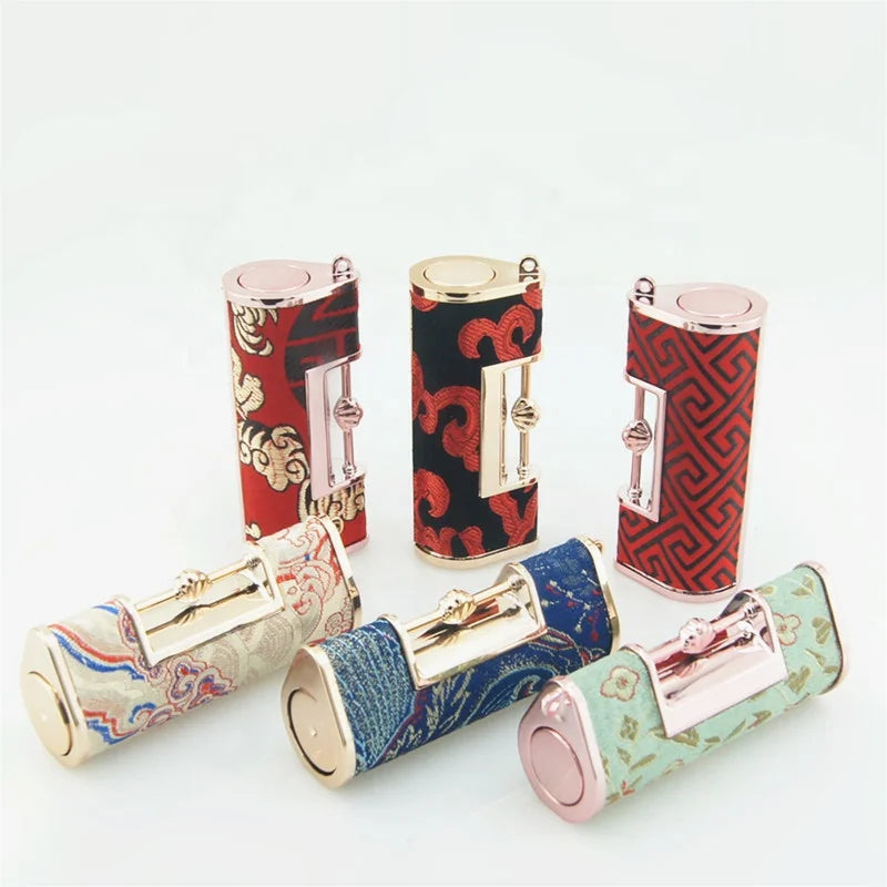 Factory Wholesale Chinese Style Concentric Lock Lipstick Packaging Container Lip Balm Tube Made of Plastic Empty Lipstick Tube