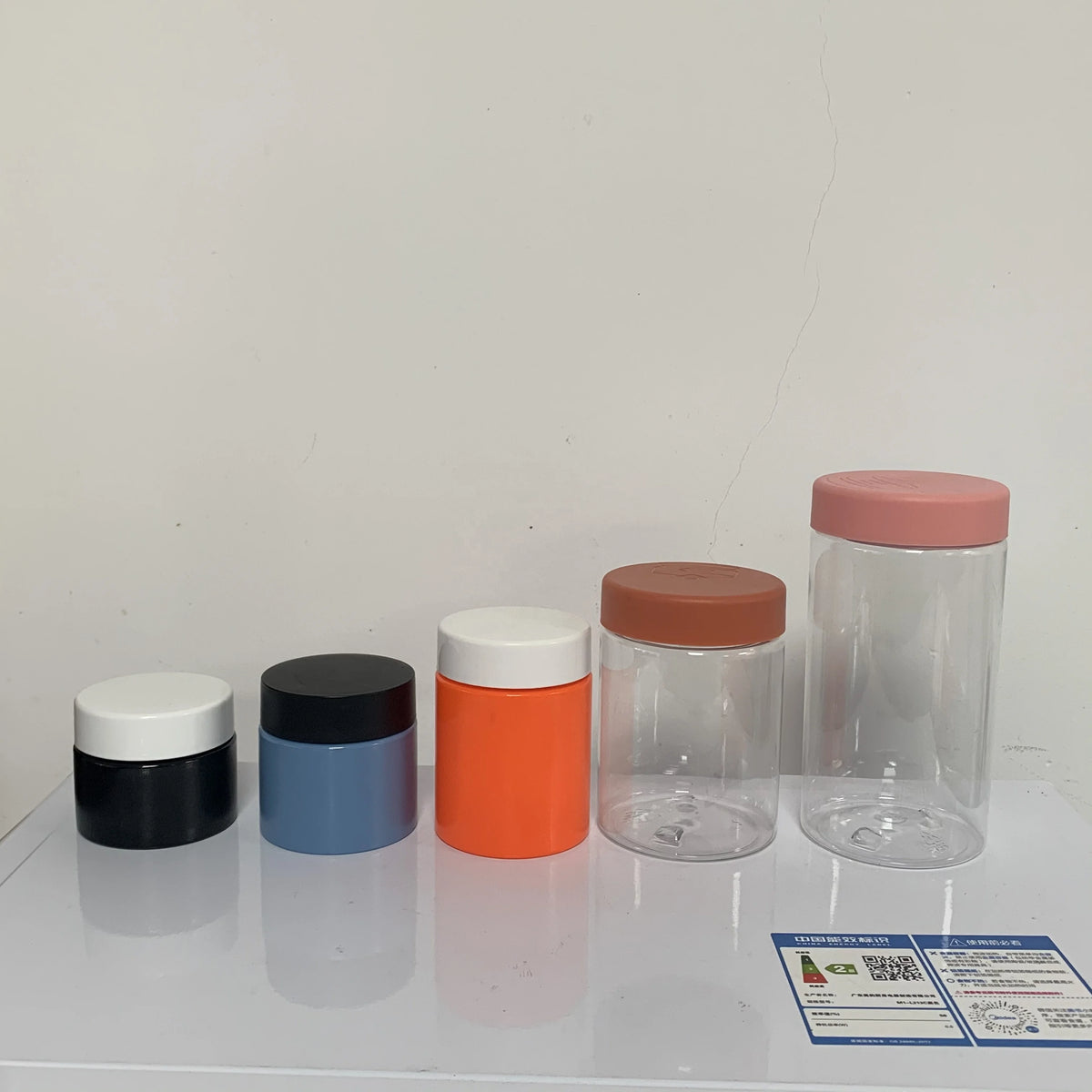 Hot sale round food storage pet 8oz frosted plastic jars with child-resistant lids