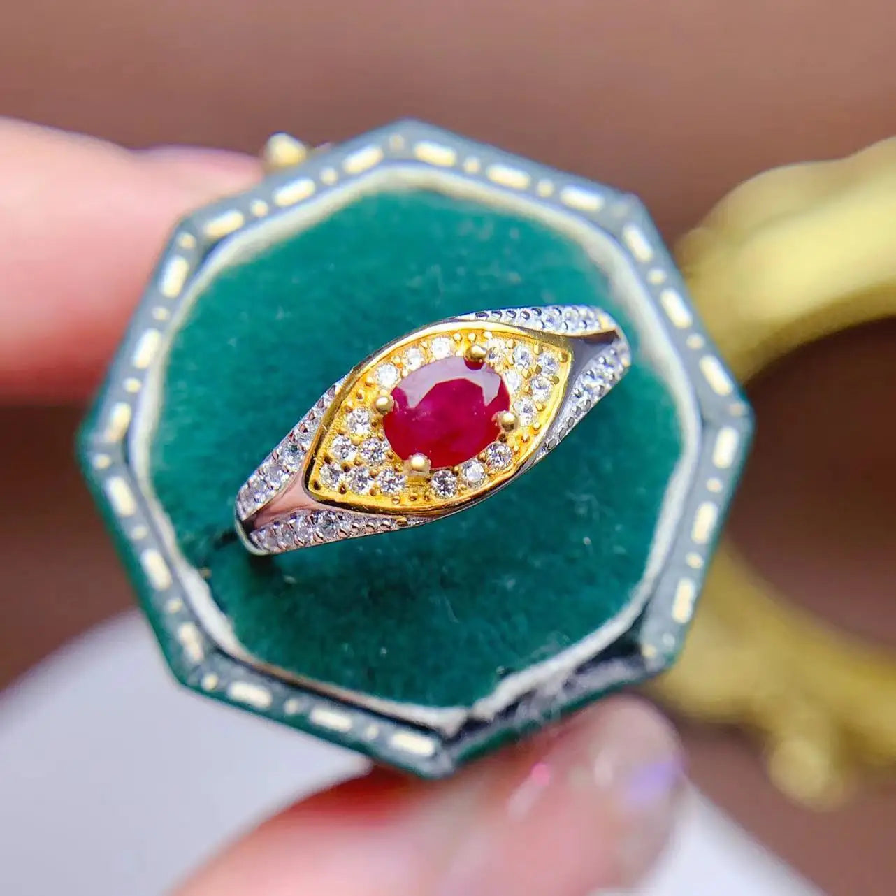 Low MOQ Wholesale 925 Sterling Silver 18K Gold Plating Oval Cut Natural Ruby Classic Wedding Party Women Ring