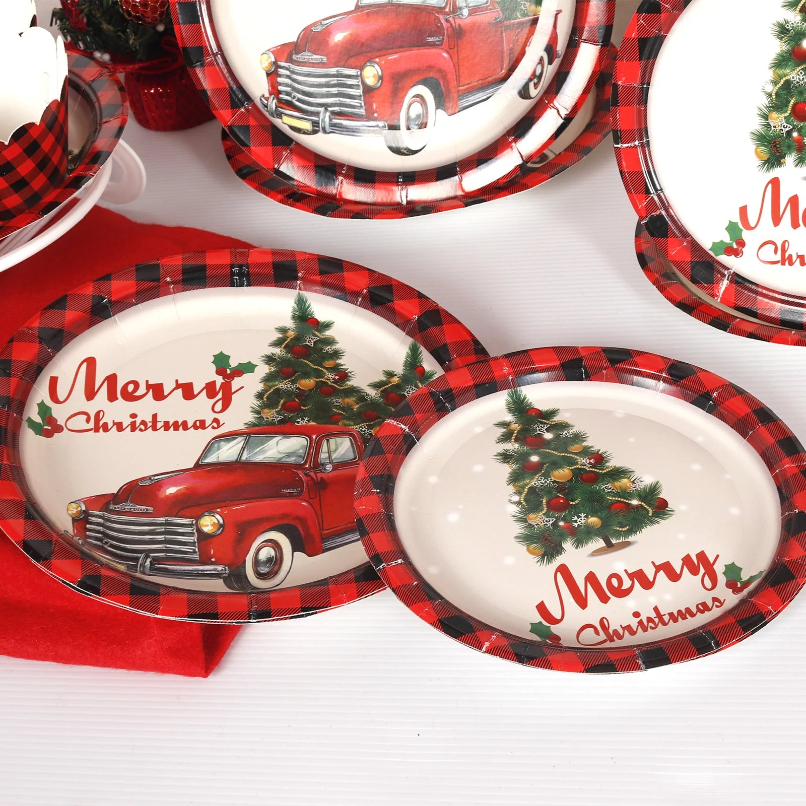 Pafu Christmas Red and Black Buffalo Plaid Party Supplies Tableware Set of 16 Christmas 7" Dessert Plates