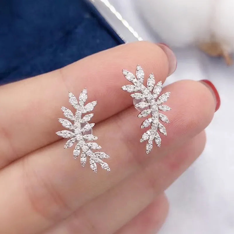 CAOSHI Fashion Trend Brass Jewelry 3A Cubic Zirconia Crystal Rhinestone Leaf Shaped Stud Earrings for Women Wedding Earring