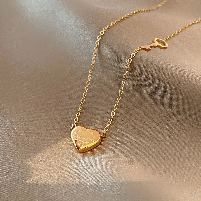 Titanium Steel 18k Gold Plated Love Heart Pendant Necklace Valentines Day Stainless Steel Key Heart Necklace