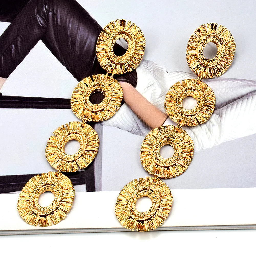 2023 New Arrival Fashion Jewelry Trendy Vintage Long Pendant Metal Earring Exaggerated Round Earrings Women Geometric Earrings