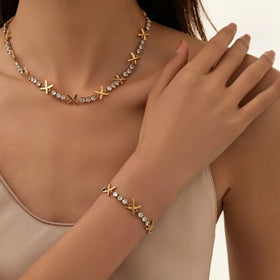 Delicate Women Accessories Luxury Sparkling Waterproof Non Tarnish Stainless Steel XO Zircon Gold Bracelets Necklace Jewelry Set