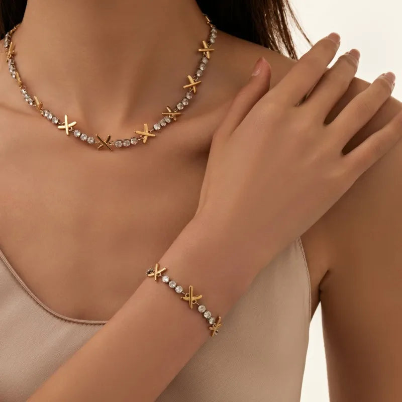 Delicate Women Accessories Luxury Sparkling Waterproof Non Tarnish Stainless Steel XO Zircon Gold Bracelets Necklace Jewelry Set