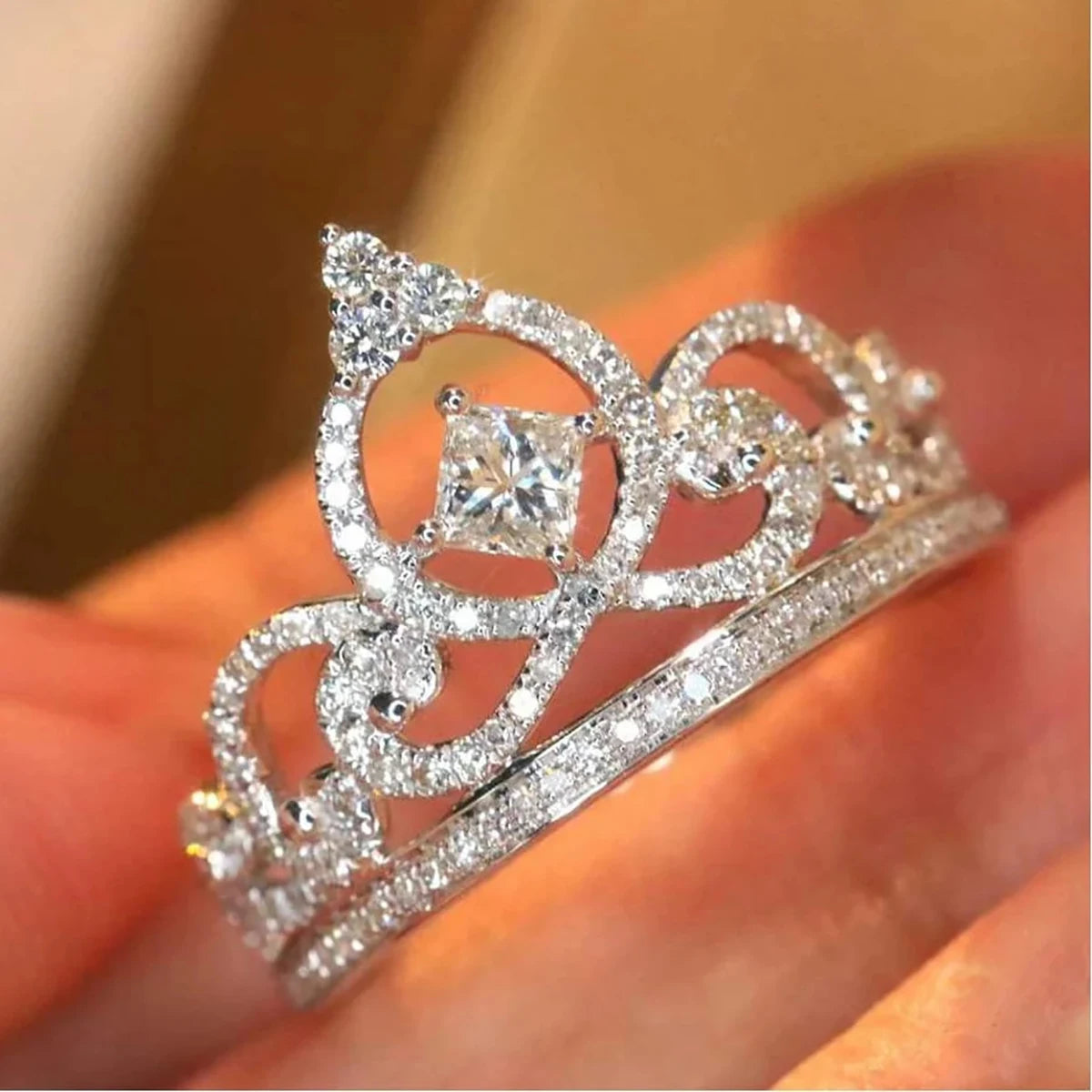 CAOSHI Wholesale Luxury Crown Shaped Imitated Diamond Finger Rings for Exquisite Engagement Wedding Silver Plated CZ Rings Women