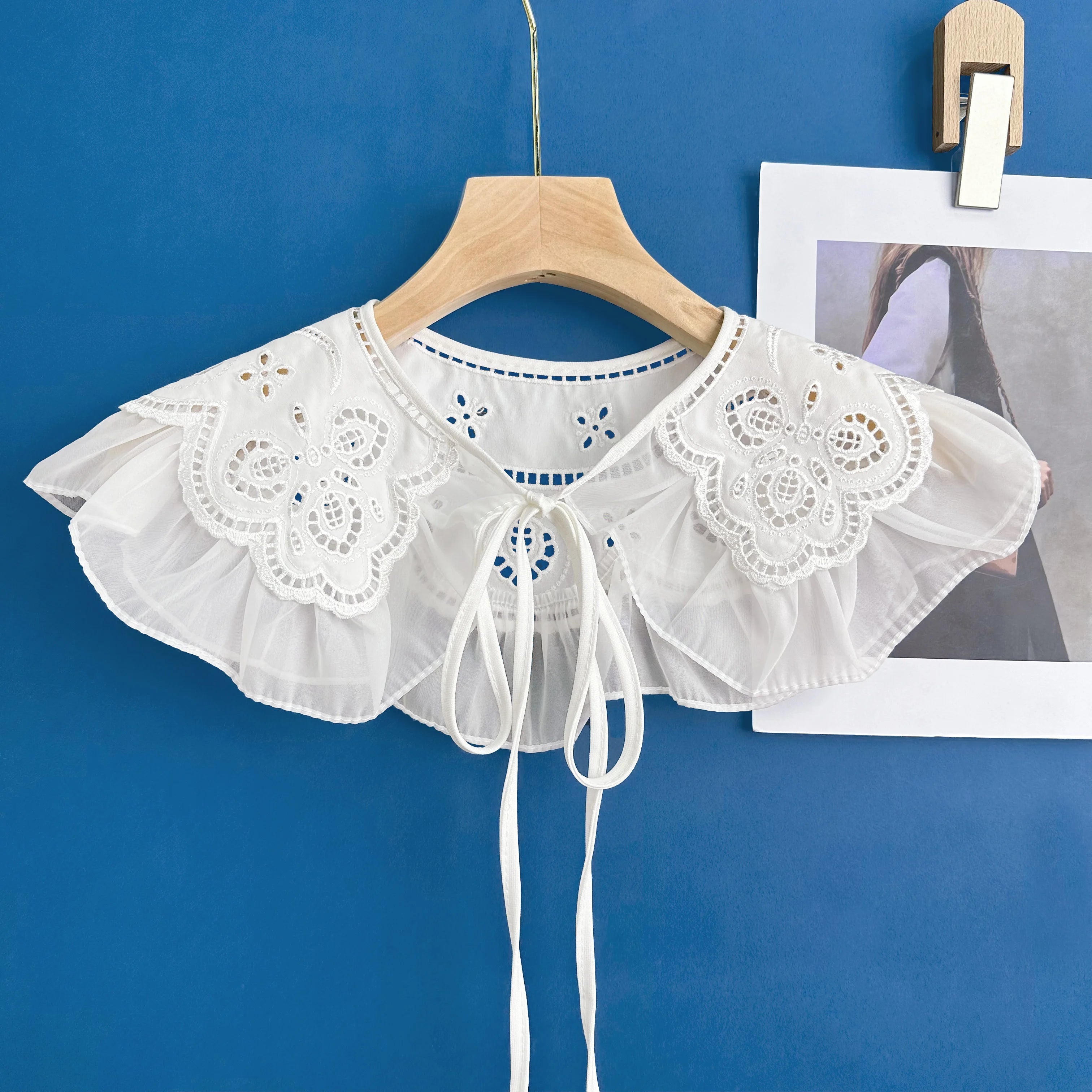 Decoration White Lace Collars Accessories With Flowers Pattern Detachable False Collars Skirt for Women