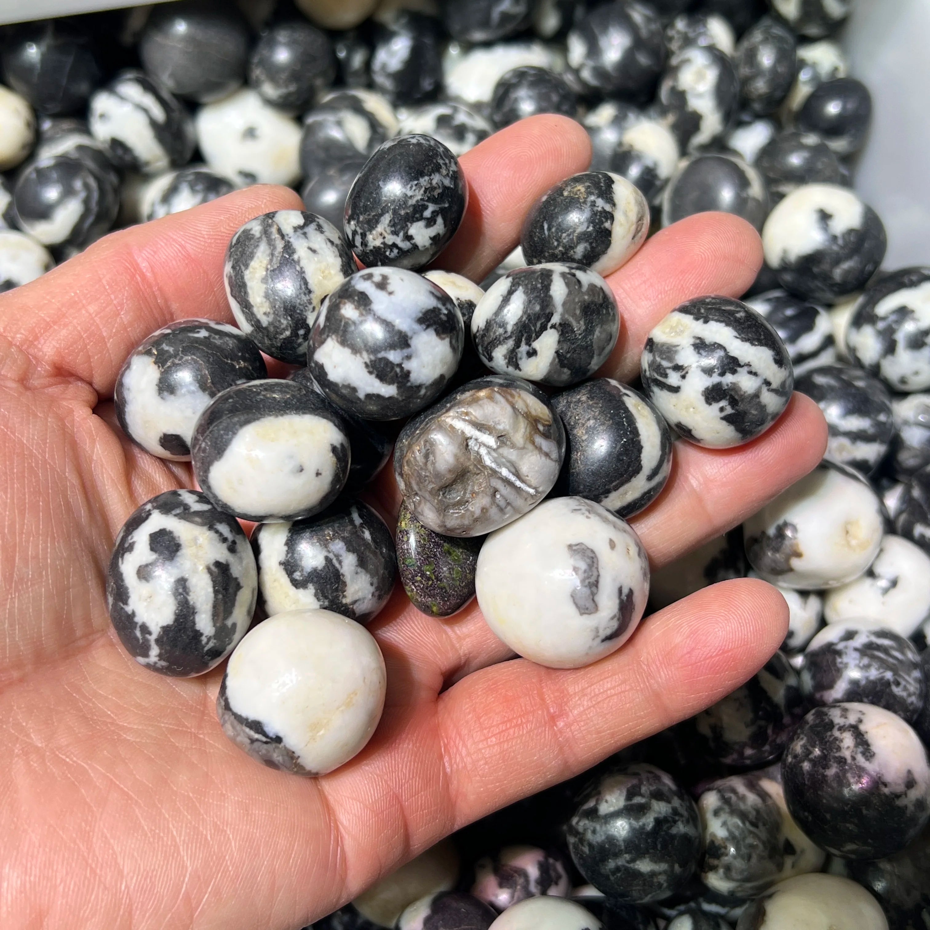 Wholesale Natural Healing Crystal Gemstone Stone Pebble Zebras Jasper Tumbled Stones for Decoration