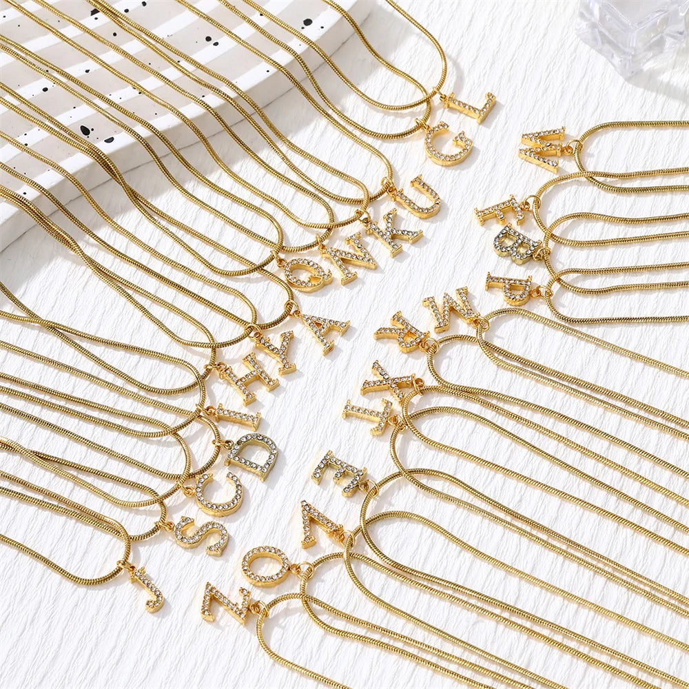 Fashion Jewelry Iced Out Bling Jewelry 18K Gold Plated 26 Letters Initial Necklace Mini Initial Necklace Pendant for Woman