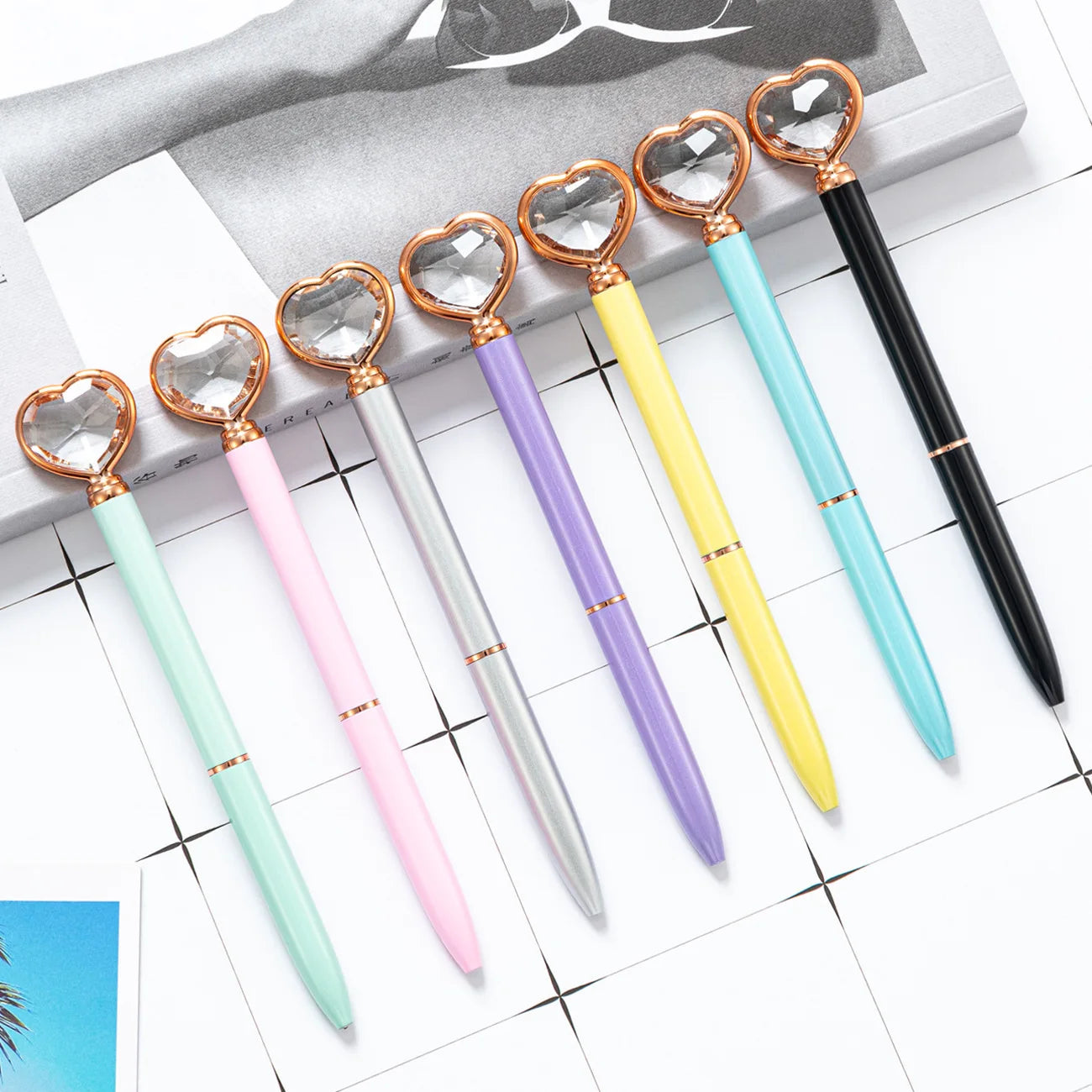 Custom Logo Heart Shaped Crystal Diamond Ballpoint Pens Bling Bling Large Crystal Rhinestones Metal Ballpoint Pen