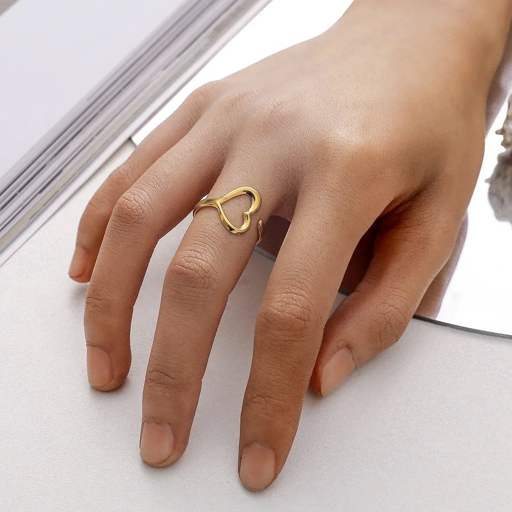 Yiwu Srui New 18K Gold Plating Stainless Steel Heart Open Rings Fashion Titanium Steel Heart Finger Ring for Woman